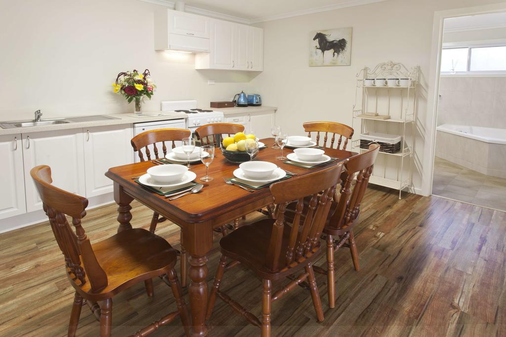 Brookfield Guest House Myrrhee Εξωτερικό φωτογραφία