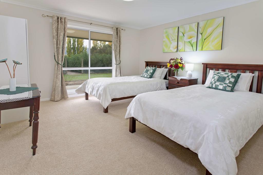 Brookfield Guest House Myrrhee Εξωτερικό φωτογραφία